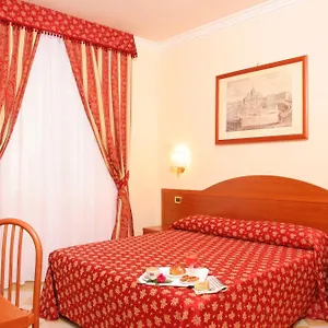 Otel Chicago, Roma
