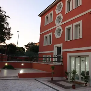  Albergue Palace