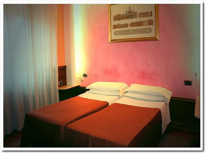 Hotel Louisiana Rome 2*,  Italy