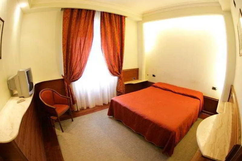 Hotel Louisiana Rome 2*,  Italy