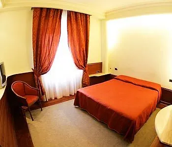 **  Hotel Louisiana Rome Italy