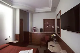 **  Hotel Louisiana Rome Italy